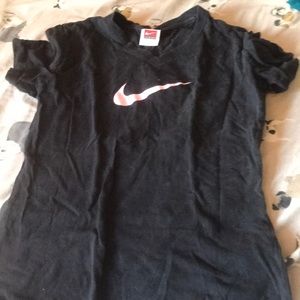 Nike shirt barely worn
